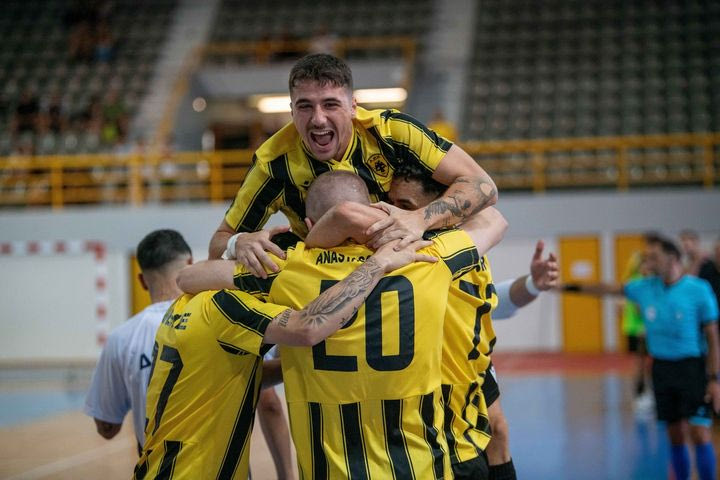 ΑΕΚ – Δούκας 7-1: Διέσυρε την ομάδα των Εκπαιδευτηρίων και κατέκτησε το τρίτο της σερί Σούπερ Καπ φούτσαλ ανδρών