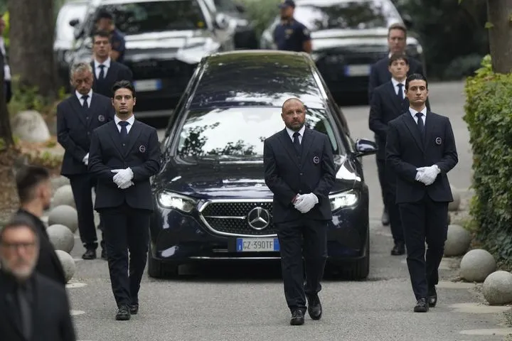 Τζόρτζιο Αρμάνι: Το τελευταίο αντίο σε έναν θρύλο της μόδας με καρδιά στο μπάσκετ