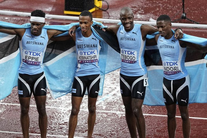 Ιστορικός θρίαμβος για την Μποτσουάνα: Έγινε η πρώτη αφρικανική χώρα που κατακτά το χρυσό μετάλλιο στα 4×400 ανδρών