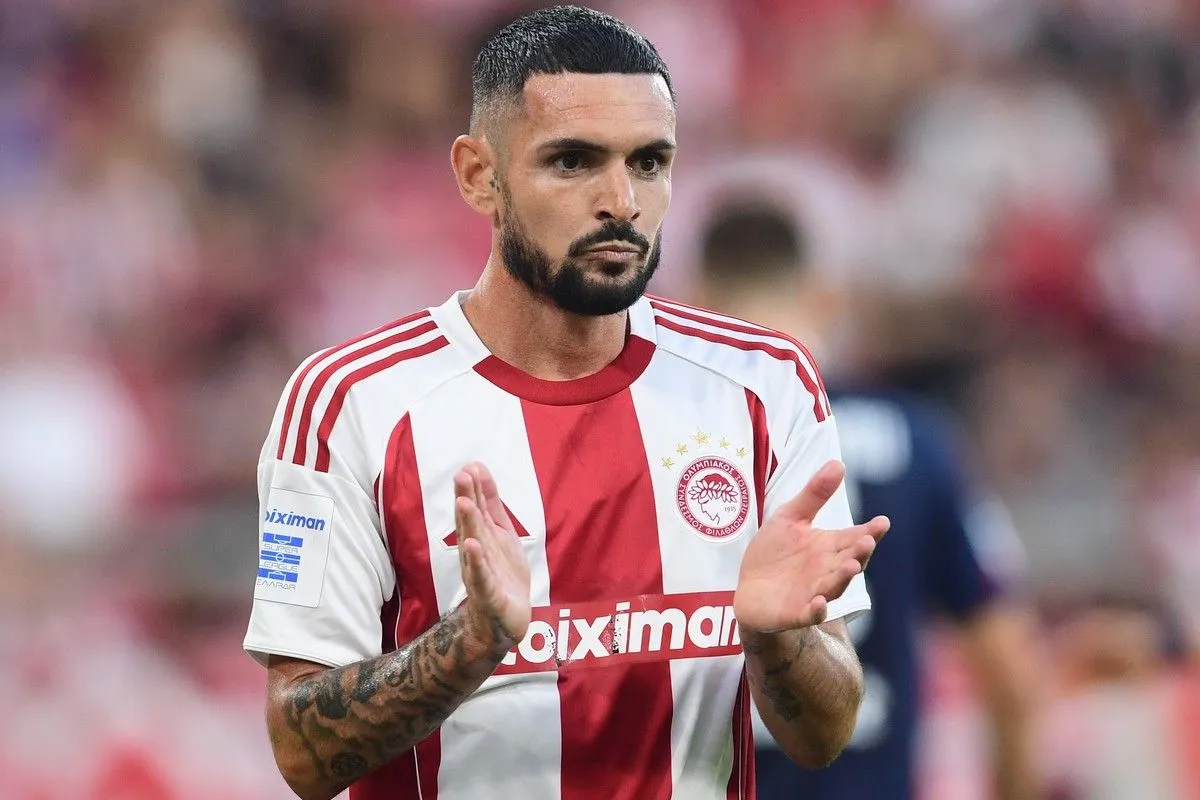 Ολυμπιακός: Κουνάει μαντήλι ο Καμπελά, οδεύει προς Ναντ με δανεισμό