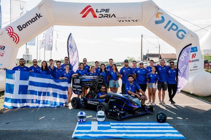 Η Democritus Racing Team από τη Ξάνθη στο υψηλότερο σκαλί του βάθρου στον διαγωνισμό Formula IHU