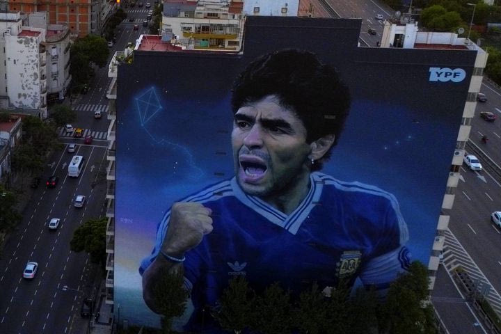 Στο στόχαστρο της δικαιοσύνης δύο αδερφές του Μαραντόνα και ο δικηγόρος του: Ζητήθηκε η κατάσχεση των περιουσιών τους