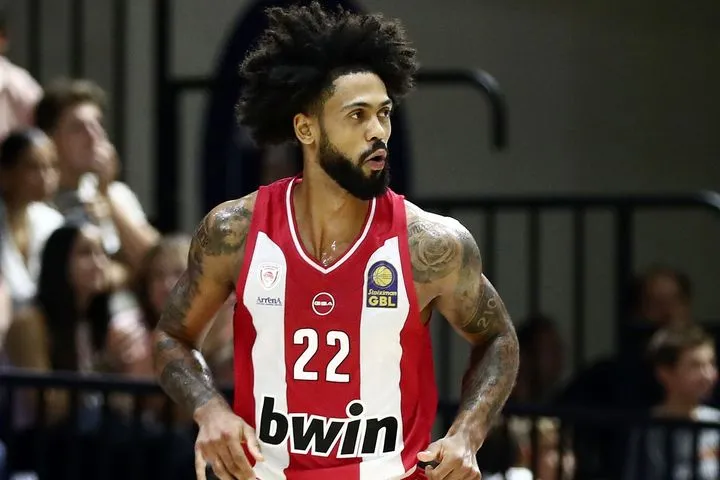 Βουτιά στα βαθιά ο Ολυμπιακός, μετά από τον πρώτο τίτλο της σεζόν