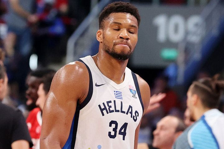 Με κάτω τα χέρια η ήττα της Εθνικής Ελλάδας, με ψηλά το κεφάλι για την Κυριακή κόντρα στη Φινλανδία