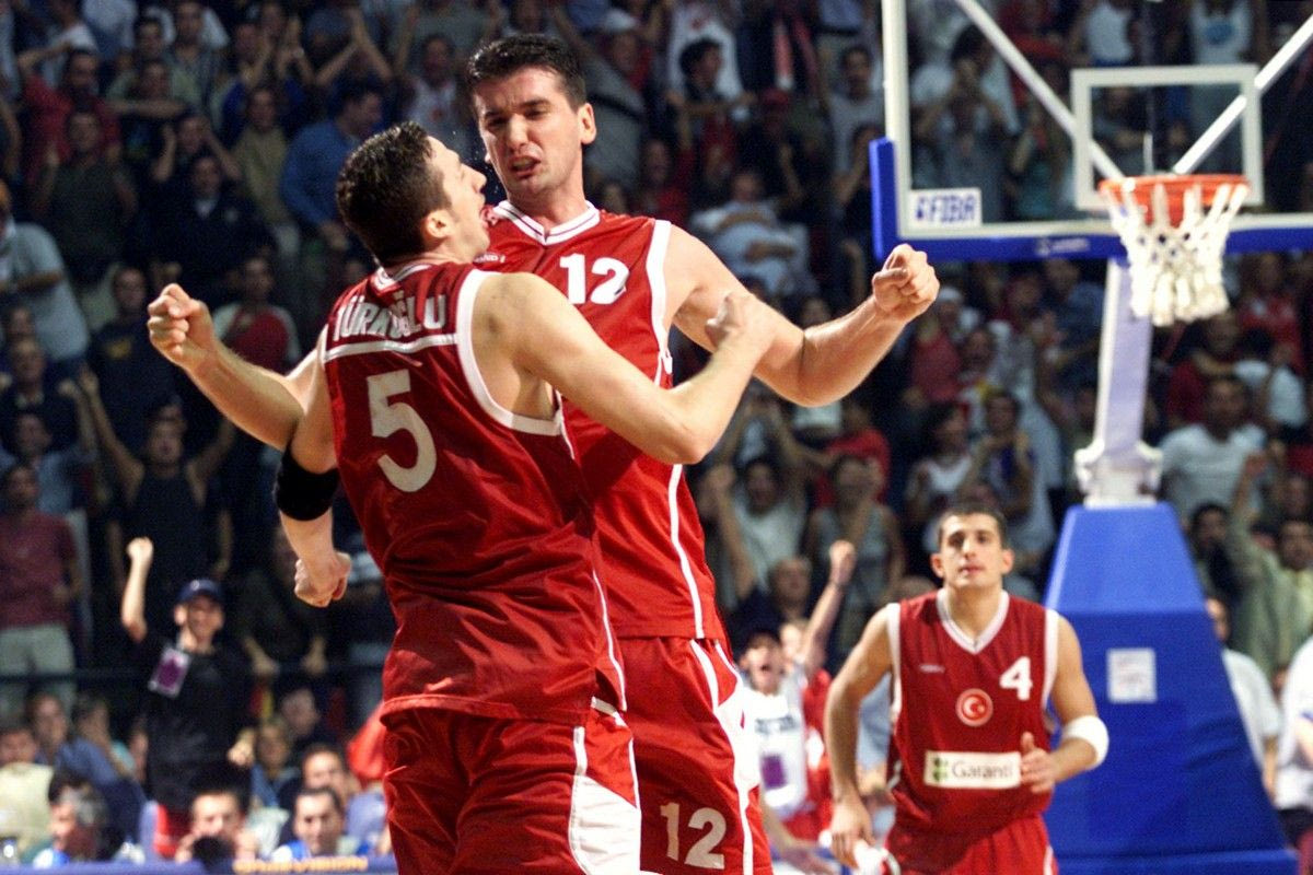 Γερμανία-Τουρκία: Το “έγκλημα” του Ντέτμαν και το επικό τρίποντο του Τούρκογλου