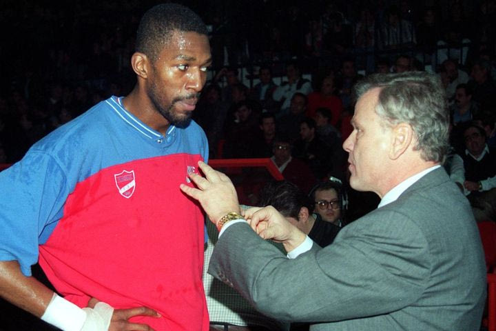 Ο Θερλ Μπέιλι με τον Ίβκοβιτς