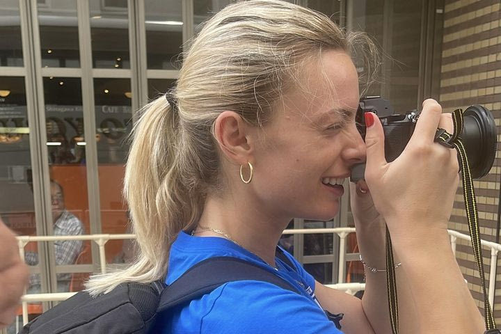 Η Ελίνα Τζένγκο έγινε φωτογράφος στο Τόκιο, λίγο πριν την αναχώρηση της ελληνικής αποστολής