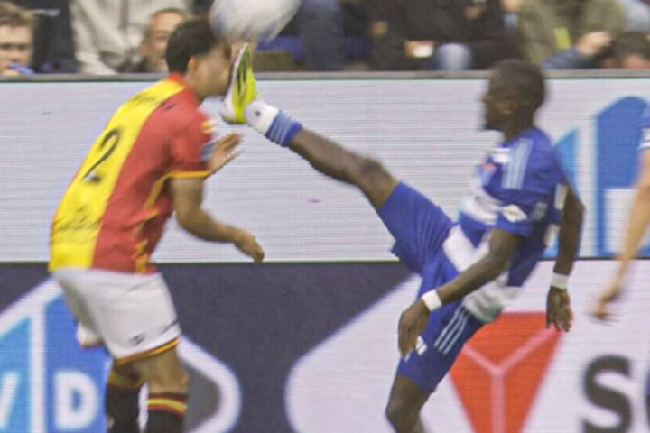 Παίκτης κλώτσησε με τις τάπες το πρόσωπο αντιπάλου και αντίκρισε την γρηγορότερη κόκκινη στην ιστορία της Τσβόλε