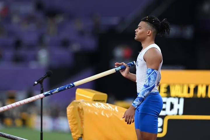 To άλμα του Καραλή πάνω από τα 5,55 μέτρα στην πρώτη του προσπάθεια στο Παγκόσμιο Πρωτάθλημα Στίβου