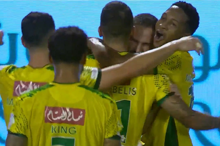 Δίδυμο φωτιά: O Κουρμπέλης σκόραρε στην τριάρα της Αλ Καλίτζ, μετά από ασίστ του Φορτούνη