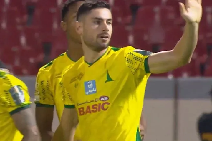 Έλαμψαν Μασούρας και Φορτούνης στην άνετη νίκη της Αλ Καλίτζ του Δώνη