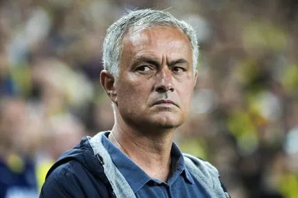 Απίστευτο: Ο Μουρίνιο είδε τη ρεβάνς της Μπενφίκα με τη Ρεάλ από το λεωφορείο των “αετών”