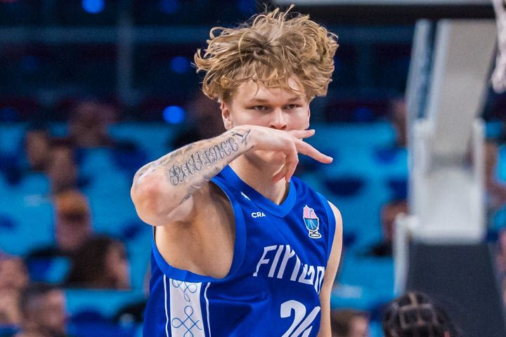 Μίκα Μούρινεν: Ποιος είναι ο 18χρονος Slim Jesus που πηδάει στον Θεό, έχει μεγαλύτερο άνοιγμα χεριών από τον Μάρκανεν κι είναι φτιαγμένος για το NBA