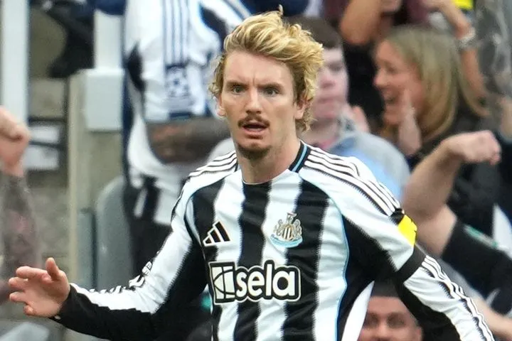 Νέα αιχμηρή κριτική από Ρουμενίγκε: “Μπράβο στη Στουτγκάρδη, βρήκε έναν ηλίθιο να πληρώσει τόσα για τον Βολτεμάντε”