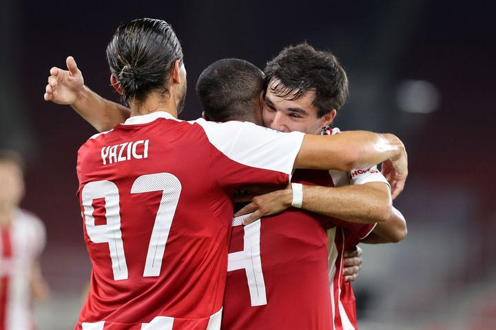 BET W: Για το “τρία στα τρία” ο Ολυμπιακός, κλειστό ματς στο Περιστέρι