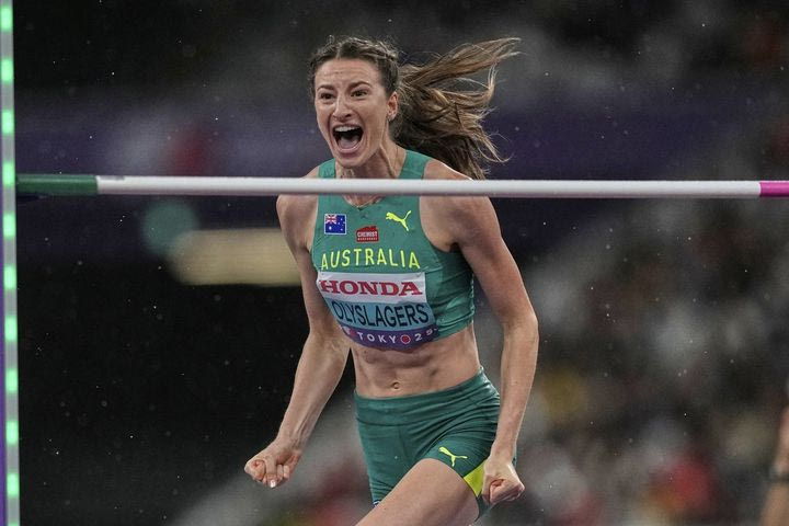 Η Νίκολα Όλισλάγκερς ξεπερνά τα 2,00 μ. στον τελικό του Παγκόσμιου Πρωταθλήματος Στίβου Τόκιο 2025