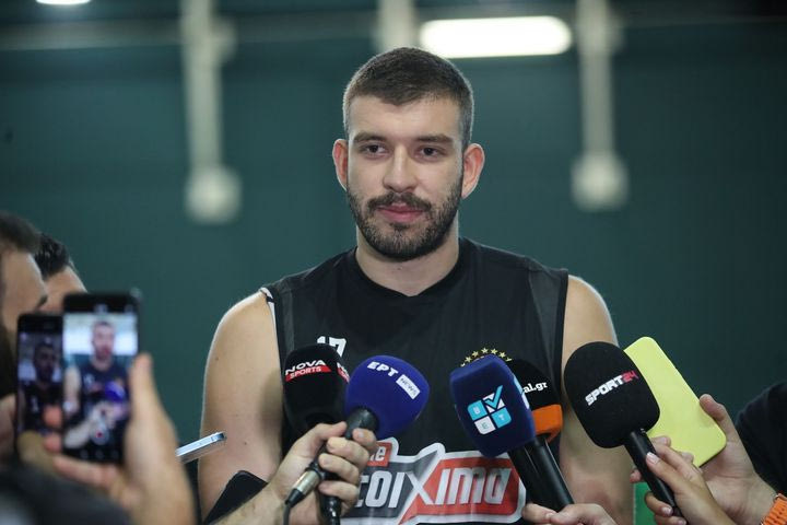 Ρογκαβόπουλος: “Ο Παναθηναϊκός είναι μία μεγάλη στιγμή και πρόκληση για εμένα, θα δώσω όλο μου το είναι”