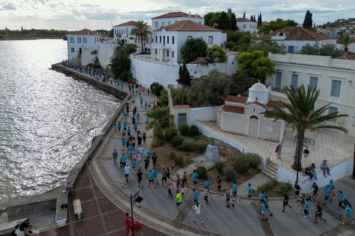 Xρήστου, Τζένγκο, Γκουντούρα και Ντουντουνάκη στο 14o Spetses Mini Marathon
