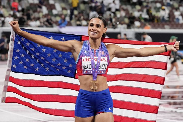 Αδιανόητη κούρσα: Η ΜακΛάφλιν-Λεβρόουν έκανε τον δεύτερο ταχύτερο χρόνο στην ιστορία και κατέκτησε το χρυσό στα 400μ.