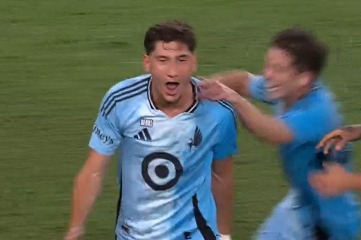 Ο Νεκτάριος Τριάντης έκανε ονειρικό ντεμπούτο: Σκόραρε με σουτ πίσω από τη σέντρα