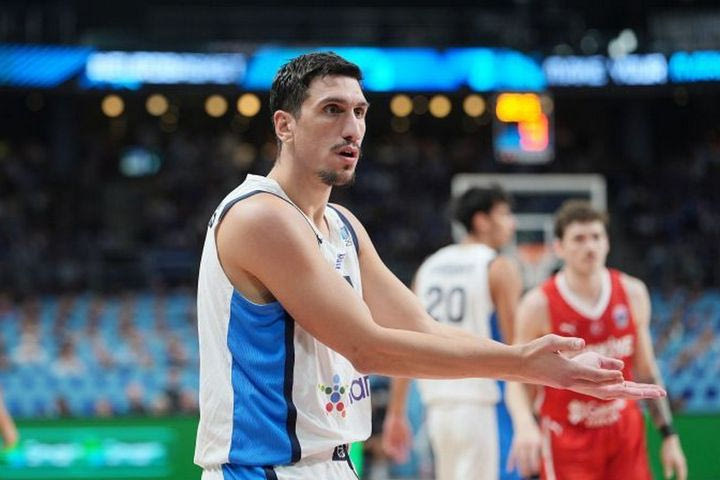 Λαρεντζάκης: “Ο Οσμανί έκανε το καλύτερο παιχνίδι της ζωής του, θα παλέψουμε για το μετάλλιο κόντρα στη Φινλανδία”