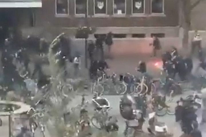 Ουτρέχτη – Λιόν: Σοβαρά επεισόδια μεταξύ Ολλανδών και Γάλλων οπαδών, λίγη ώρα πριν από τον αγώνα για το Europa League