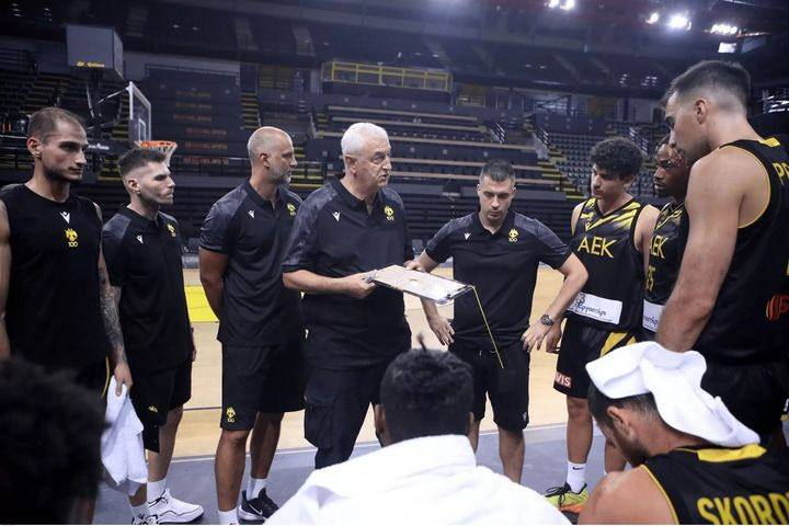 Η ΑΕΚ αναχωρεί την Τρίτη για την Ιταλία