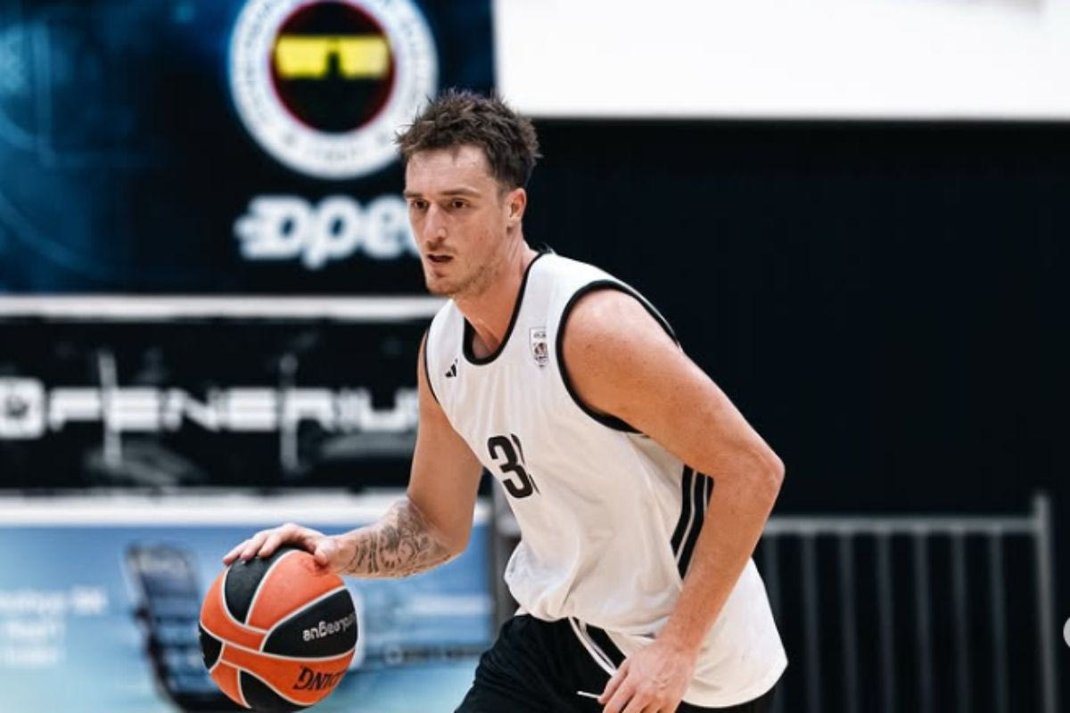 Άντζουσιτς