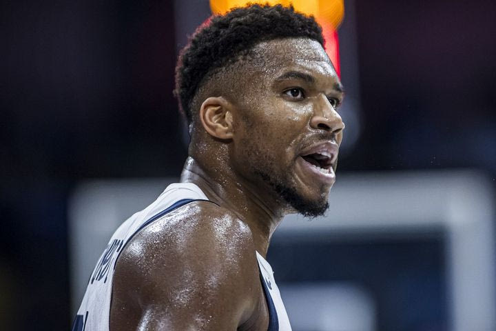 Ο Γιάννης Αντετοκούνμπο άδειασε το Instagram του και κράτησε μόνο τρεις μπασκετικές στιγμές