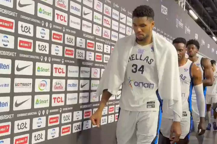 EuroBasket 2025: Η απογόητευση των παικτών της Εθνικής στη μικτή ζώνη μετά τη βαριά ήττα απ’ την Τουρκία