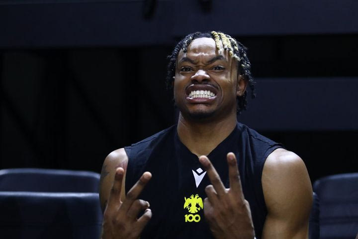 Ο Αντόνις Αρμς στο SPORT24: Η ΑΕΚ, τα κιτρινόμαυρα μαλλιά, ο στόχος για το νέο λάβαρο και το ριζότο στη θάλασσα