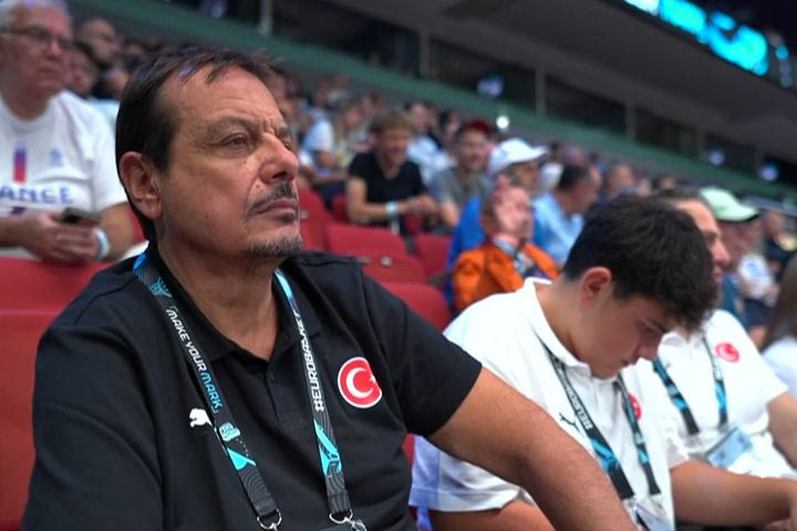 Ελλάδα – Ισραήλ: Ο Αταμάν παρακολούθησε από κοντά τον σπουδαίο αγώνα για τους 16 του EuroBasket 2025
