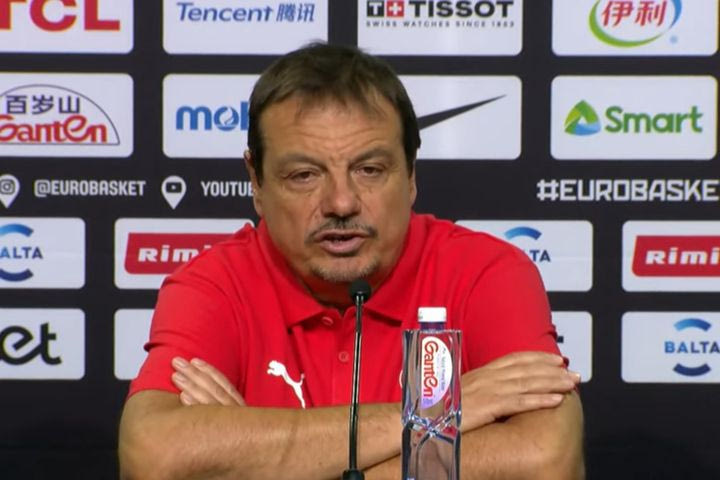 Αταμάν για το χαμένο τρίποντο του Σενγκούν: “Δεν θέλω να σχολιάζω τις αποφάσεις των παικτών μου”