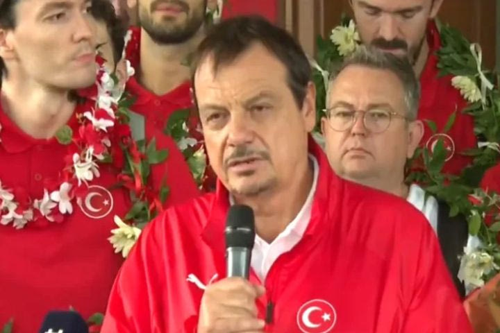 Αταμάν: “Θέλαμε πραγματικά να φέρουμε αυτό το πρωτάθλημα στο τουρκικό έθνος, το χάσαμε με το τελευταίο σουτ”