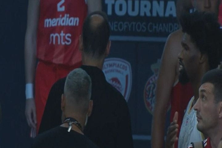 Ολυμπιακός: Αποβλήθηκαν Μπαρτζώκας και Βεζένκοβ στο φιλικό με την Παρί