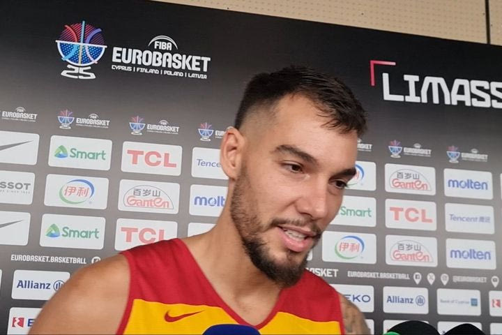 EuroBasket 2025, Μπίλι Ερνανγκόμεθ για την σκληρή κριτική: “Εγώ και ο Χουάντσο δεν έχουμε να δείξουμε τίποτα σε κανέναν”