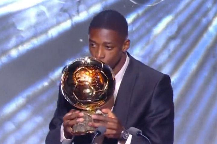 Χρυσή Μπάλα: Η απονομή του κορυφαίου βραβείου στον Ντεμπελέ