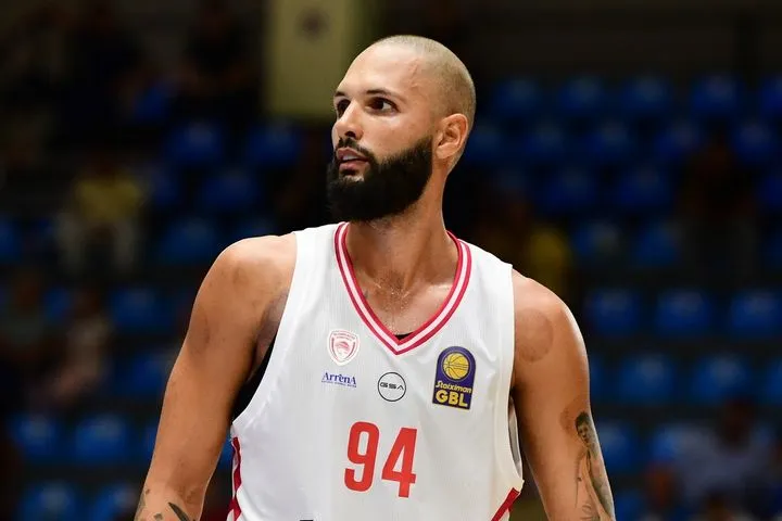 Ολυμπιακός: Δύσκολα θα ταξιδέψουν για Βελιγράδι οι Φουρνιέ και ΜακΚίσικ εν όψει Μακάμπι