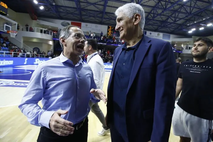 Το ελληνικό μπάσκετ έδωσε το “παρών” στη Ρόδο: Όμορφες εικόνες στον τελικό του Stoiximan Super Cup