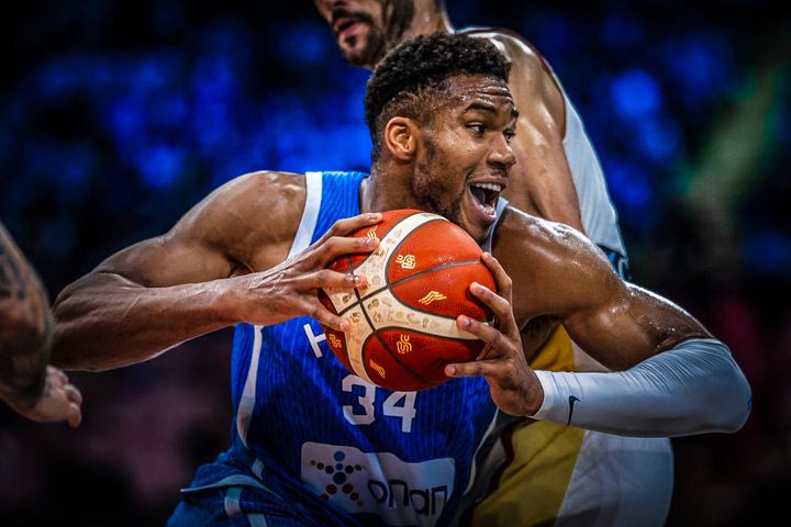 Ισπανία – Ελλάδα: Οι 50 πόντοι που πρόσφερε ο Γιάννης, τα σουτ του Ντόρσεϊ και ο καθοριστικός Παπανικολάου