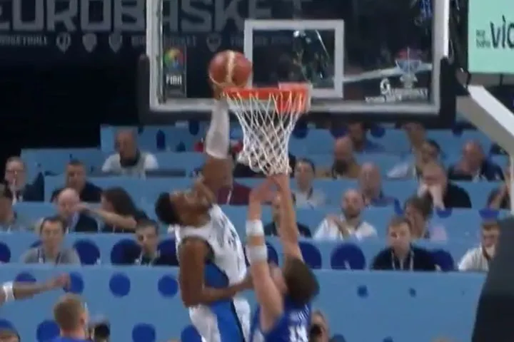 EuroBasket 2025, FIBA: “Ο Γιάννης Αντετοκούνμπο δείχνει έτοιμος να περάσει από τοίχο για την Ελλάδα”
