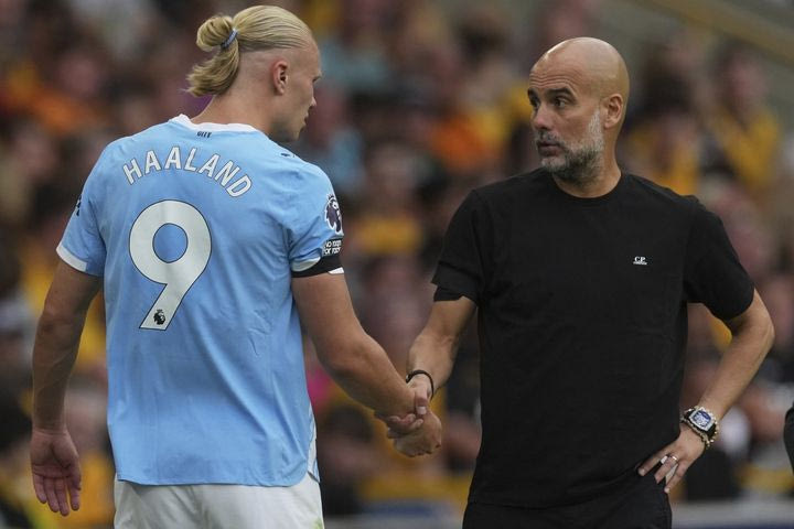 Γκουαρδιόλα: “Τυχεροί που έχουμε τον Χάλαντ, είναι δίπλα στα τέρατα Μέσι και Ρονάλντο”