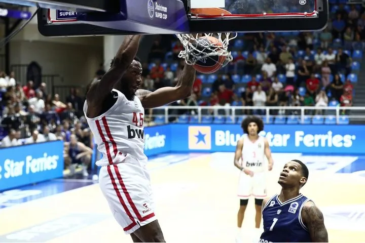 Ολυμπιακός: Αυτά έκανε ο Ντόντα Χολ στο ντεμπούτο του με τα ερυθρόλευκα