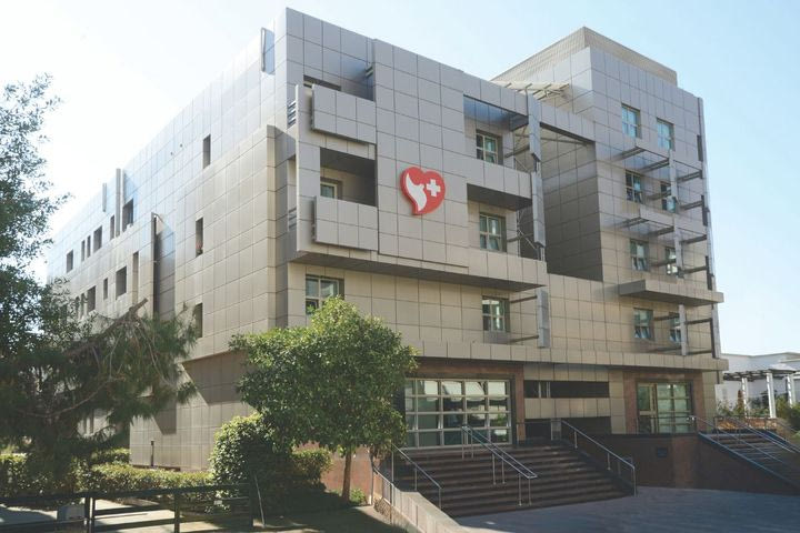 Σε επιτυχημένη χειρουργική επέμβαση υποβλήθηκε χθες, στο Ιατρικό Παλαιού Φαλήρου, ο Θεοφάνης Μπακούλας