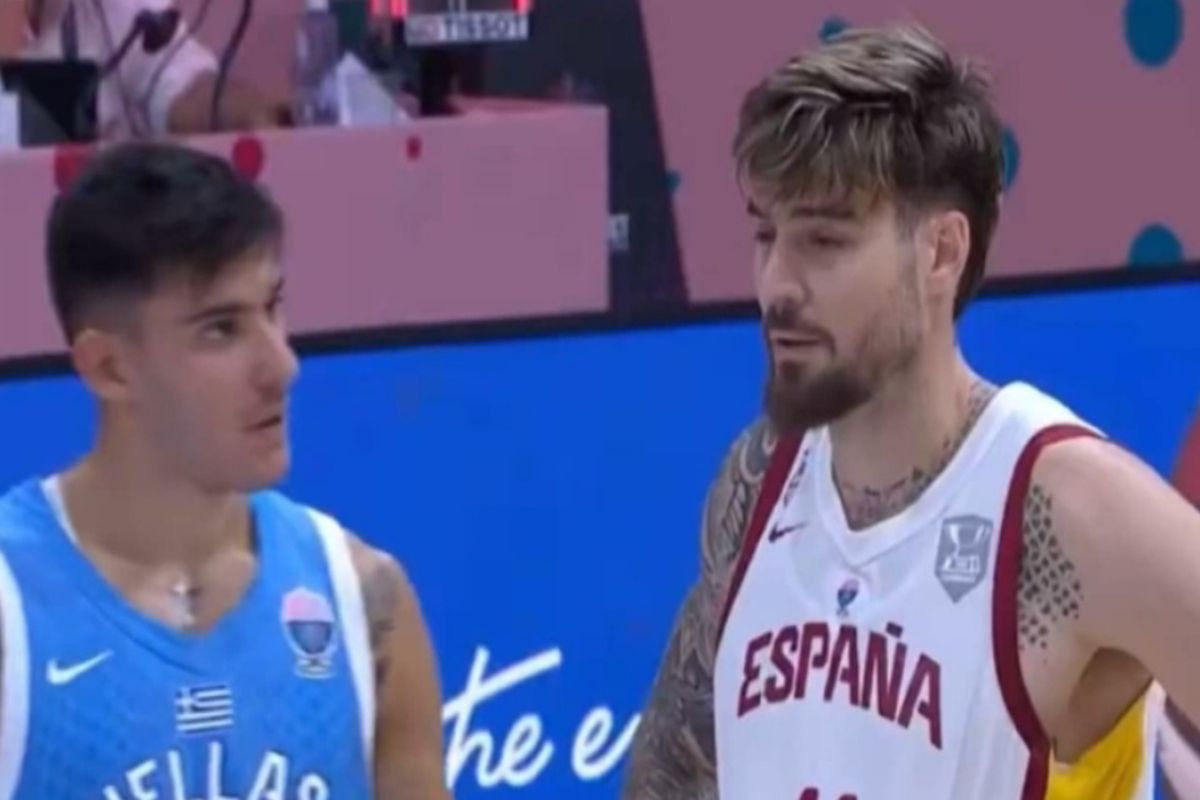 EuroBasket 2025: Το mind game του Καλαϊτζάκη στον Χουάντσο πριν χάσει και τις τρεις βολές του