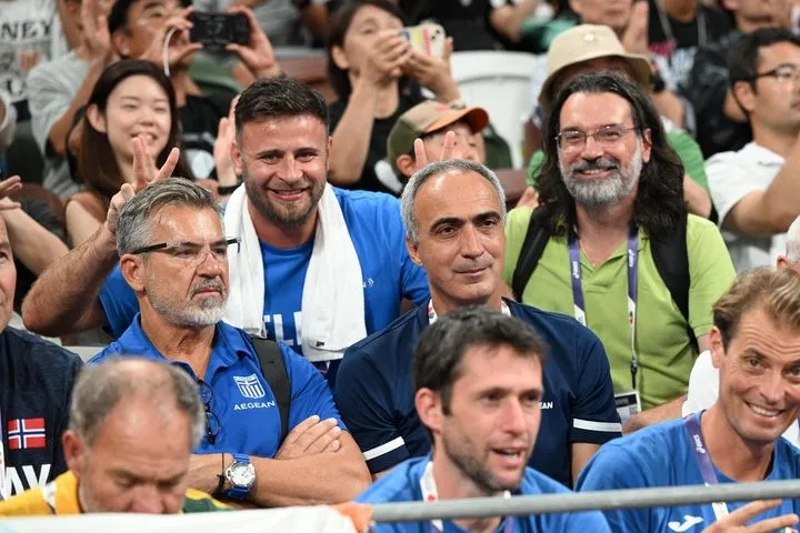 Παγκόσμιο Πρωτάθλημα Στίβου: Βιώνοντας τον προκριματικό του Εμμανουήλ Καραλή μαζι με τους προπονητές του στην εξέδρα