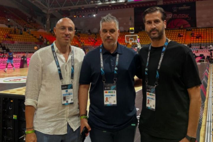 EuroBasket 2025: Κοντός και Παππάς στη Λεμεσό για τον αγώνα Ισπανία – Ελλάδα