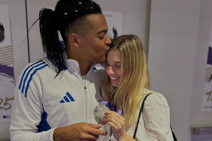 Στο πλευρό του Καραλή η Αναστασία στη μεγαλύτερη στιγμή της καριέρας του