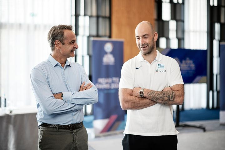 Τηλεφωνική επικοινωνία Μητσοτάκη – Σπανούλη για την επιτυχία της Εθνικής