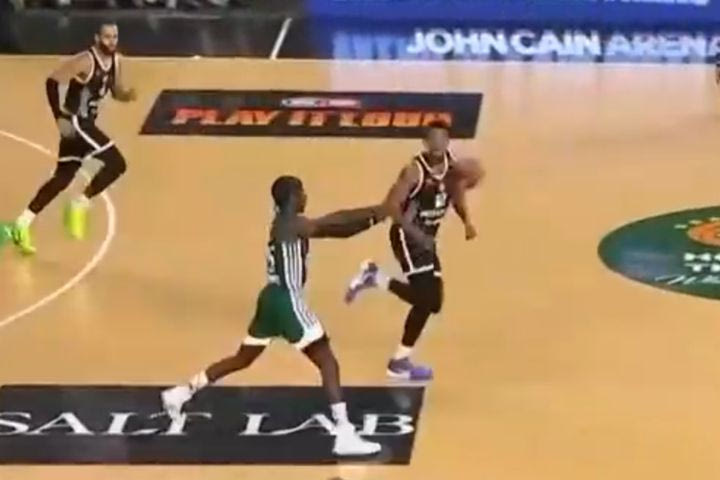 Η απίθανη πάσα ενός γηπέδου του Ναν στον Σαμοντούροβ